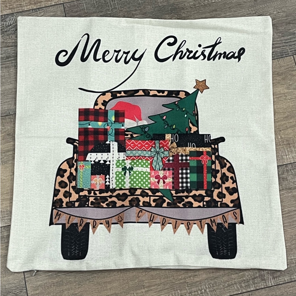 Clearance ~Festive Holiday Pillow Cover - Red and White 🎄🆕⭐️A 2 for $14 item⭐️